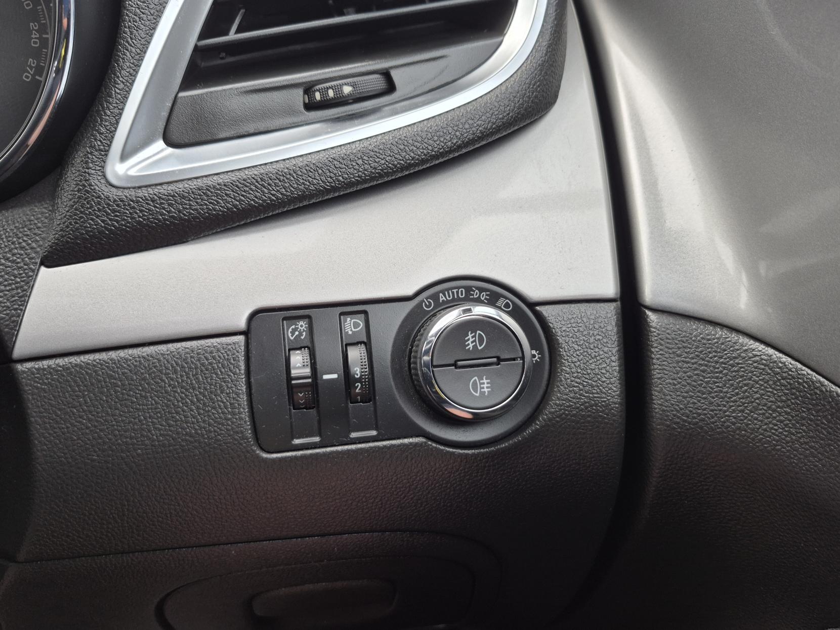 Vauxhall Mokka 1.6i Exclusiv SUV 5dr Petrol Manual 2WD Euro 6 (s/s) (115 ps)