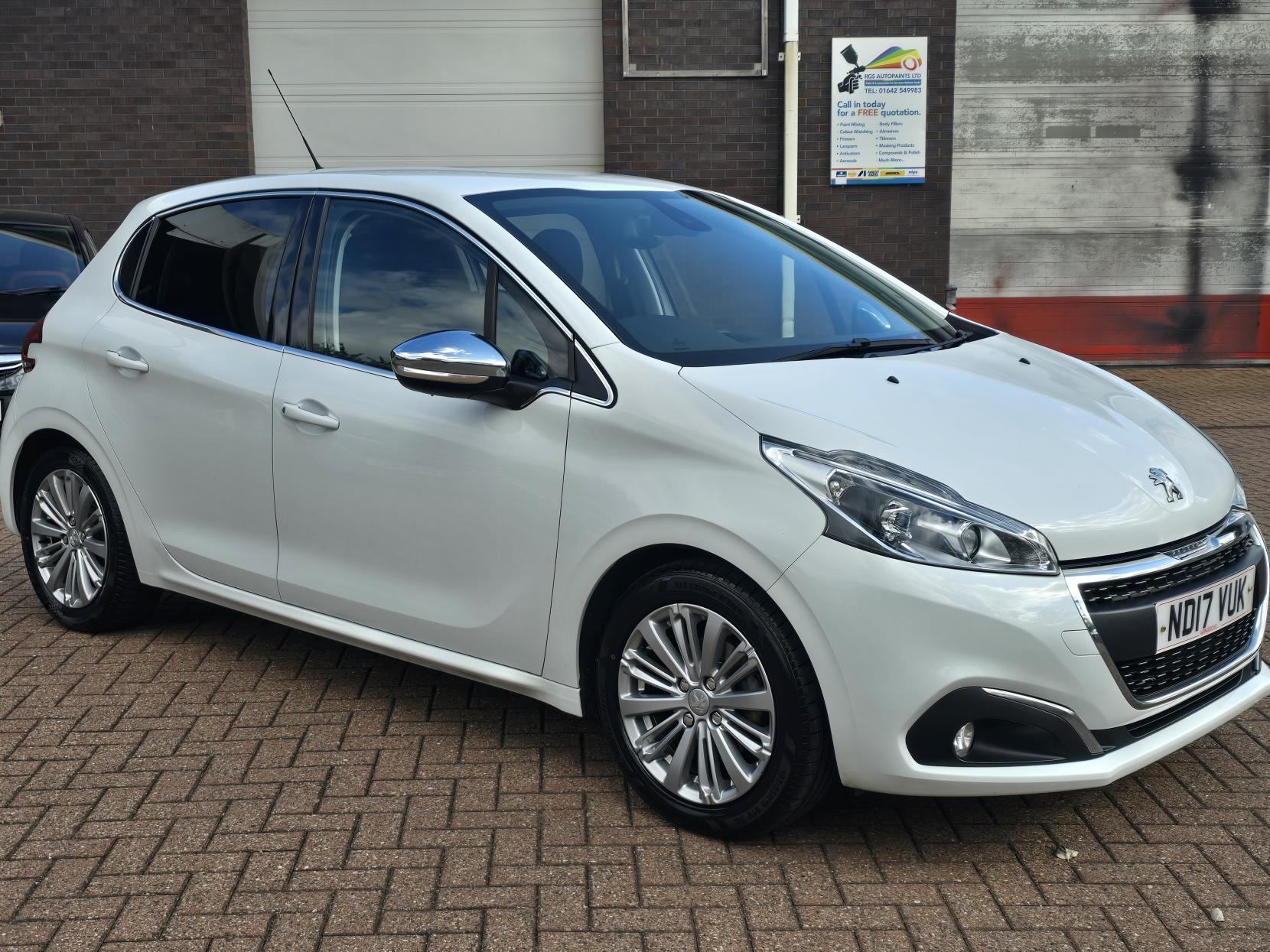 Peugeot 208 1.2 PureTech Allure Hatchback 5dr Petrol Manual Euro 6 (82 ps)