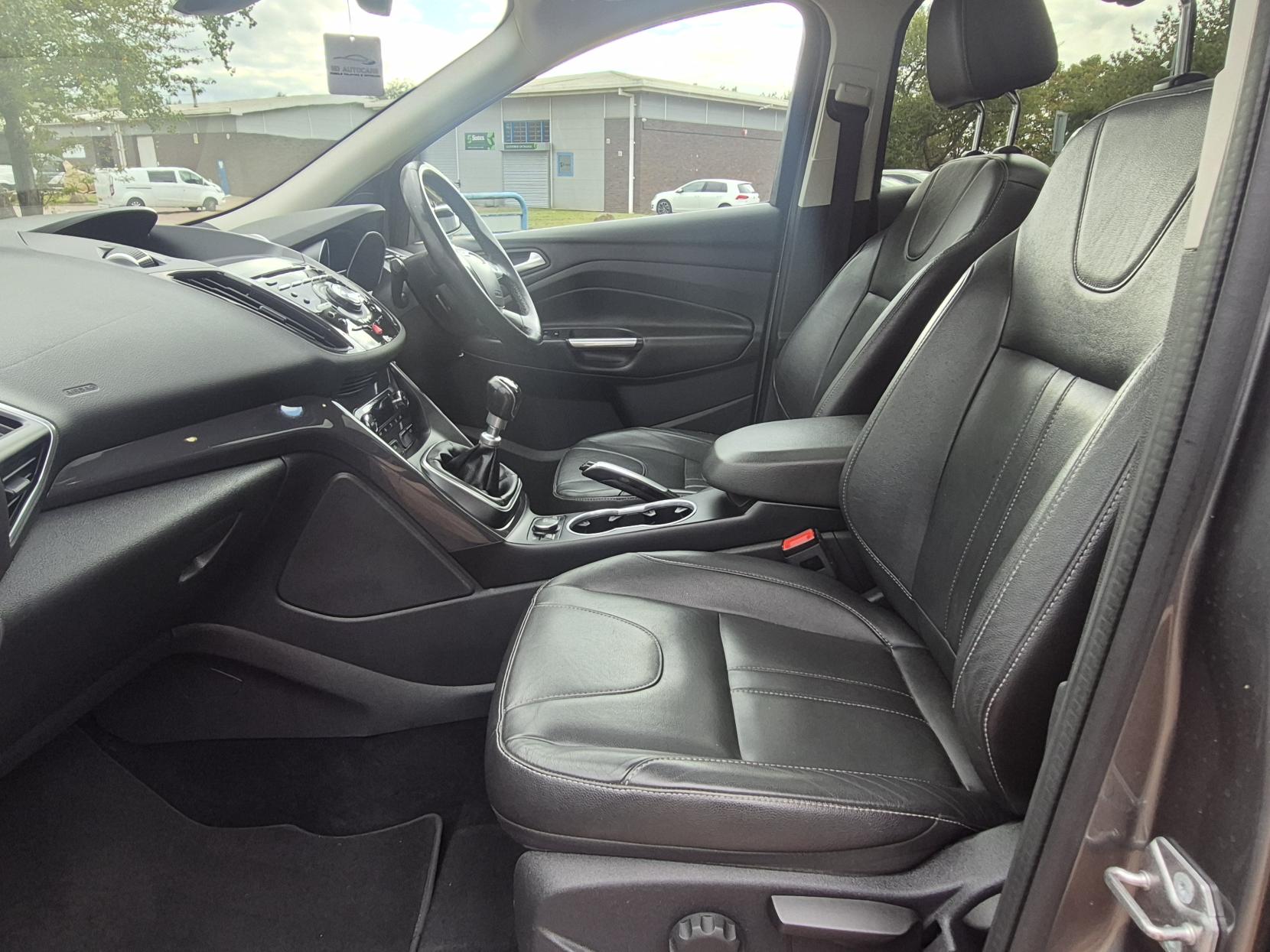 Ford Kuga 2.0 TDCi Titanium X SUV 5dr Diesel Manual 2WD Euro 5 (140 ps)