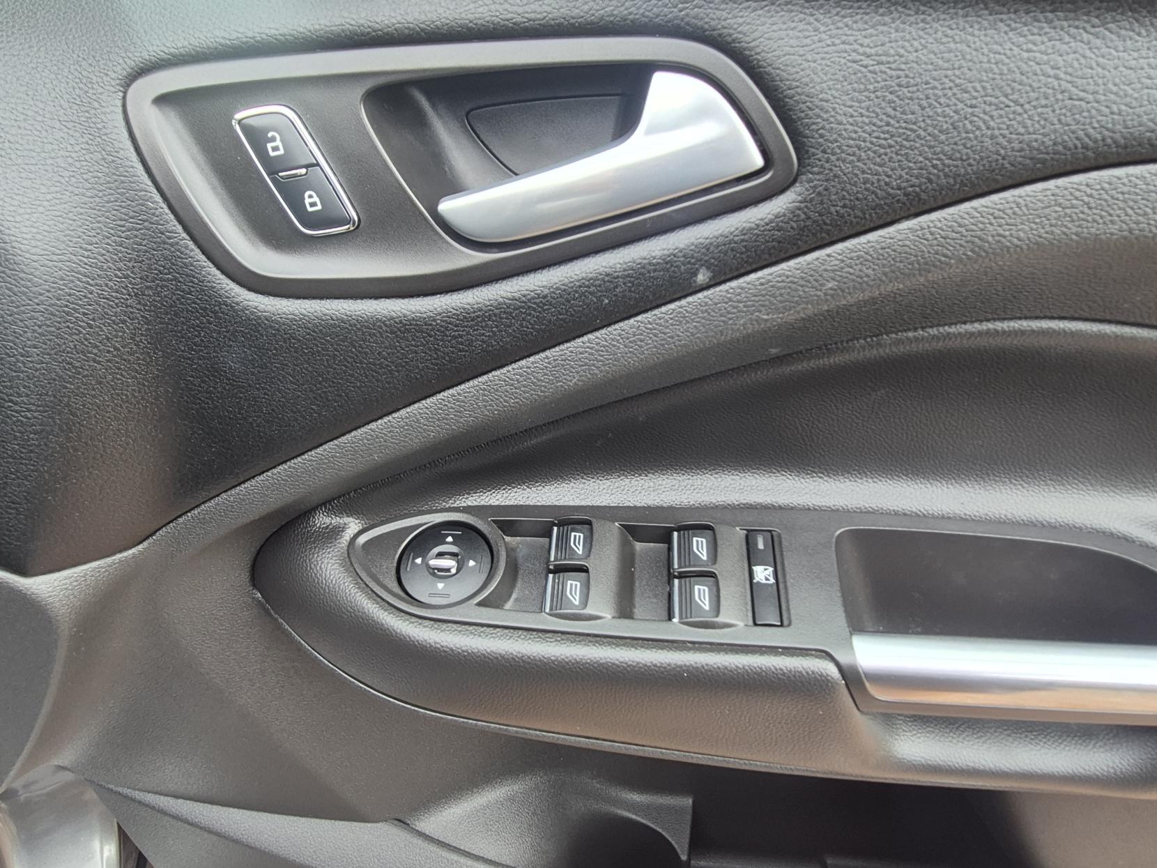 Ford Kuga 2.0 TDCi Titanium X SUV 5dr Diesel Manual 2WD Euro 5 (140 ps)