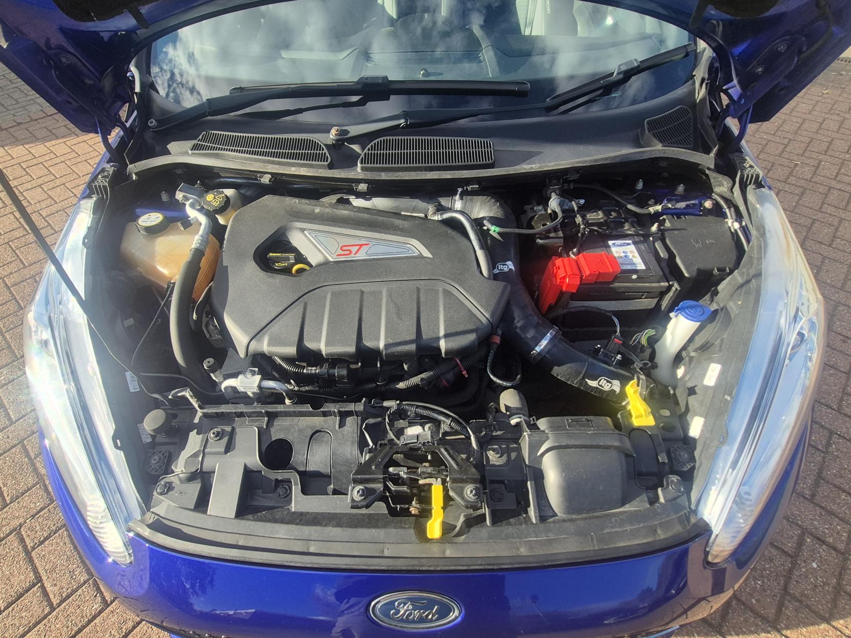 Ford Fiesta 1.6T EcoBoost ST-2 Hatchback 3dr Petrol Manual Euro 6 (182 ps)