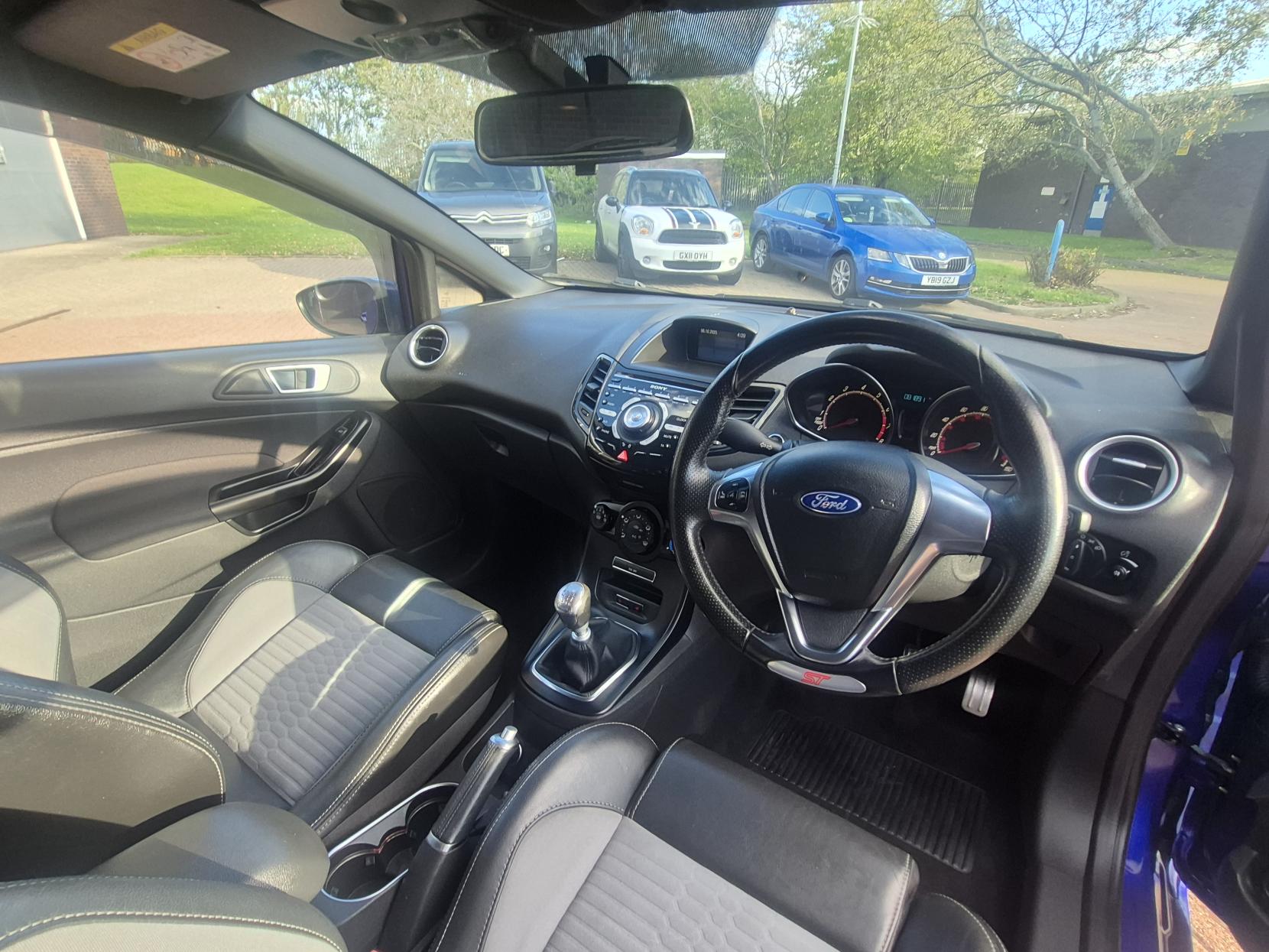 Ford Fiesta 1.6T EcoBoost ST-2 Hatchback 3dr Petrol Manual Euro 6 (182 ps)