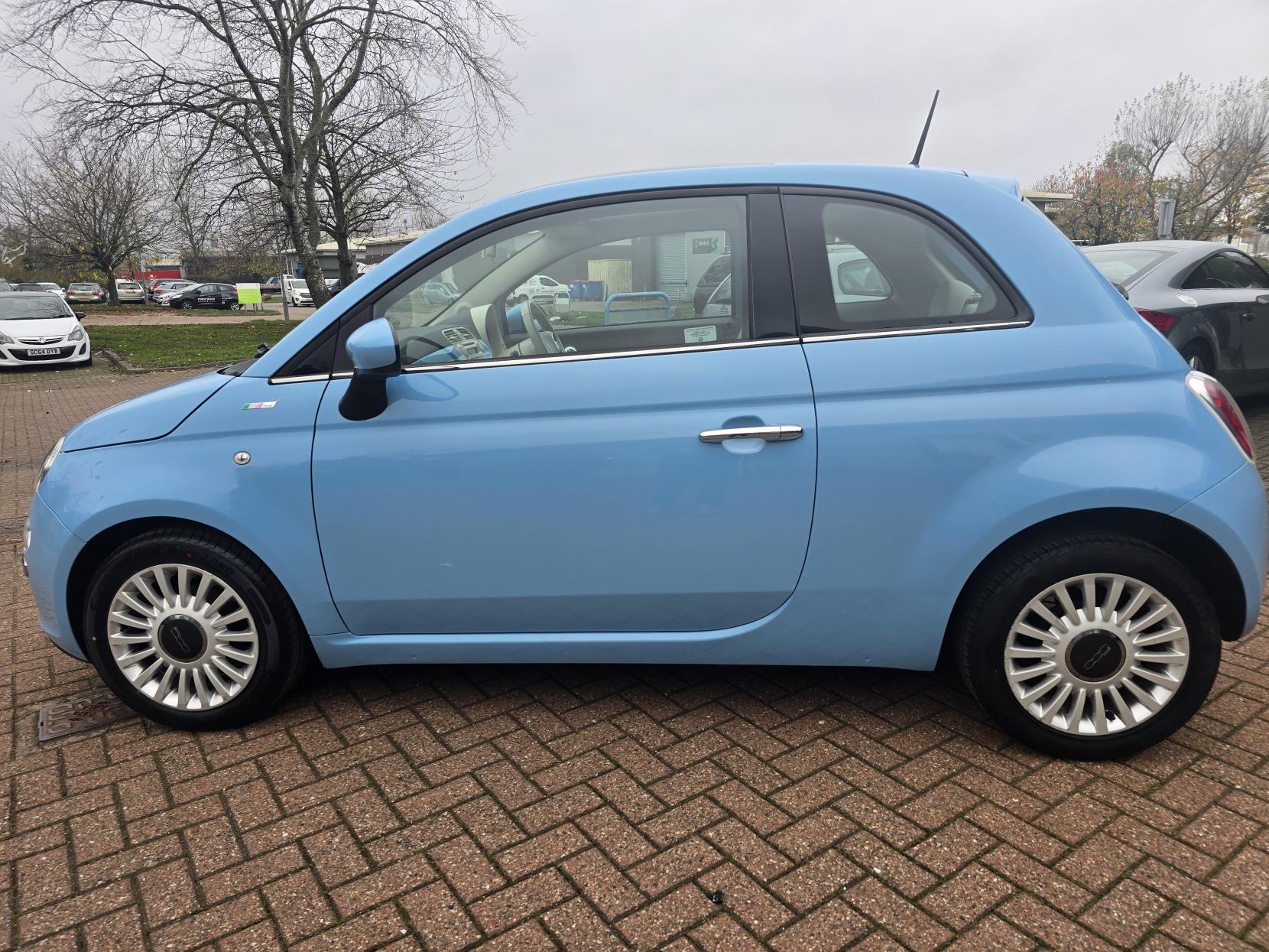 Fiat 500 1.2 Lounge Hatchback 3dr Petrol Manual Euro 4 (69 bhp)