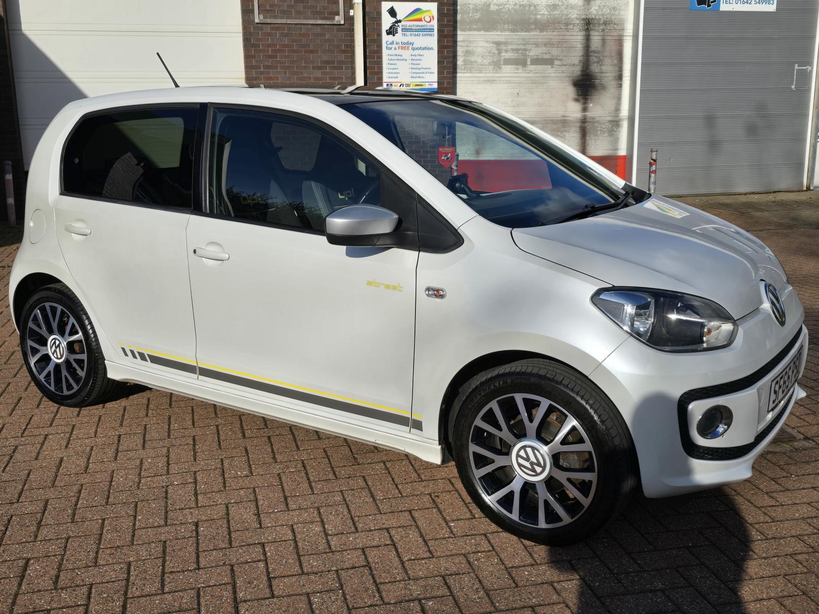 Volkswagen up! 1.0 Street up! Hatchback 5dr Petrol Manual Euro 6 (75 ps)