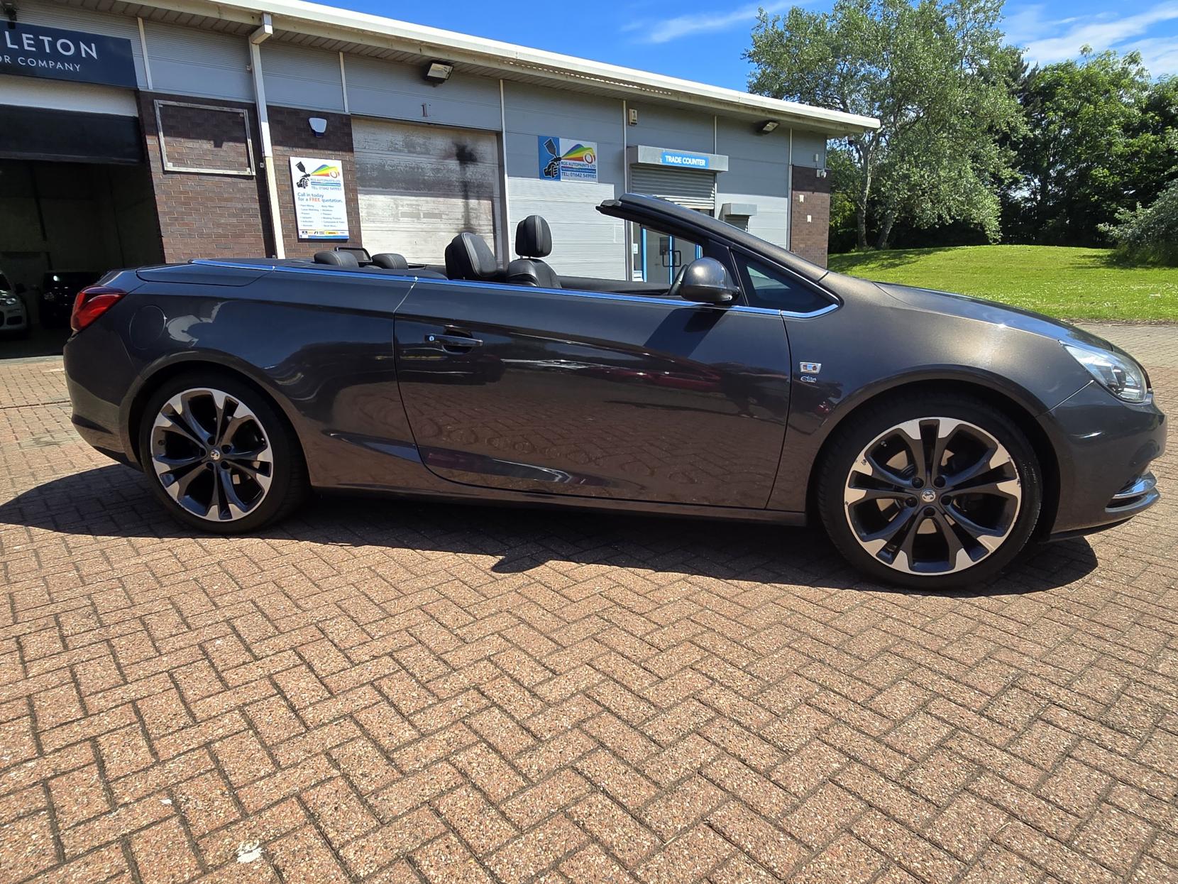 Vauxhall Cascada 2.0 CDTi Elite Convertible 2dr Diesel Manual Euro 5 (s/s) (165 ps)