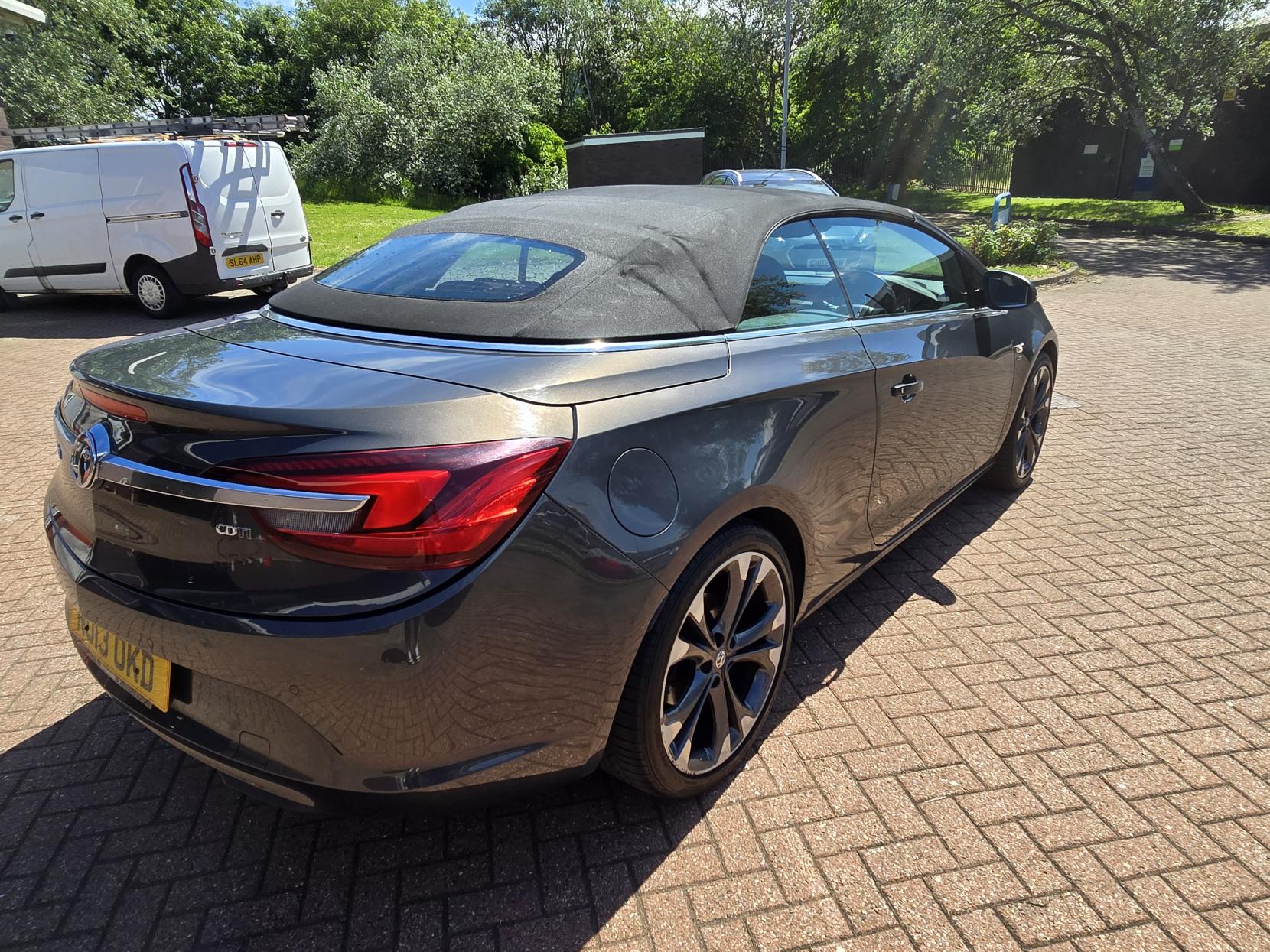 Vauxhall Cascada 2.0 CDTi Elite Convertible 2dr Diesel Manual Euro 5 (s/s) (165 ps)