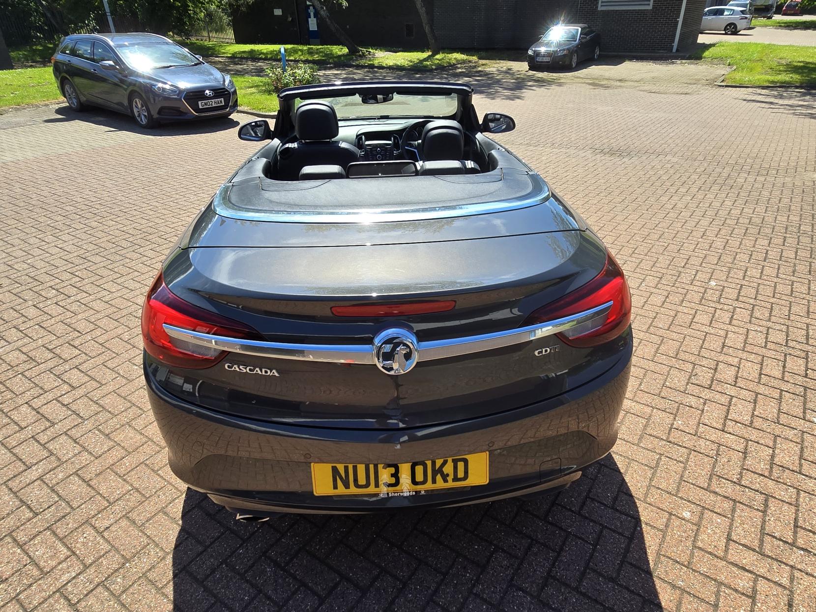 Vauxhall Cascada 2.0 CDTi Elite Convertible 2dr Diesel Manual Euro 5 (s/s) (165 ps)