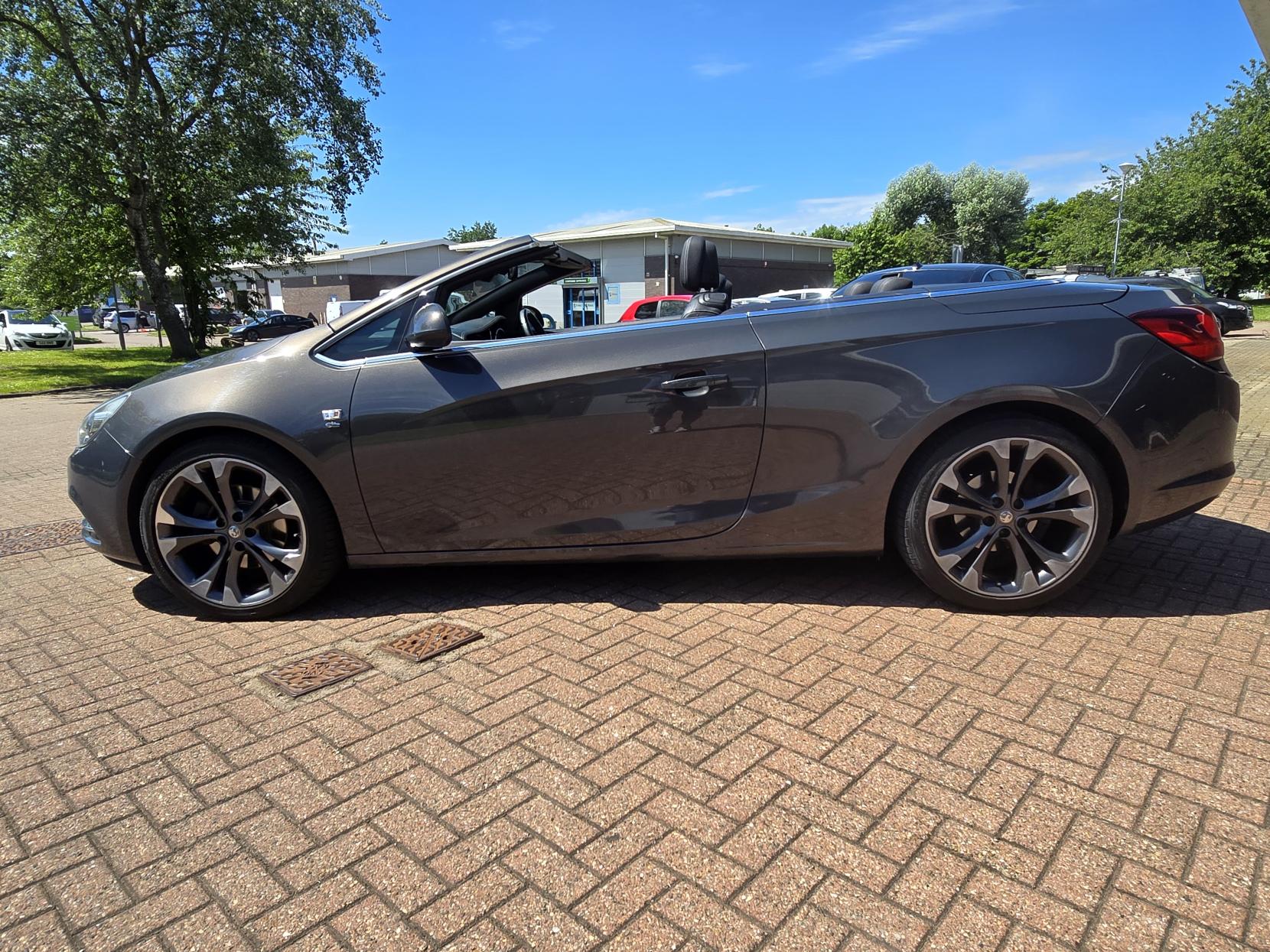 Vauxhall Cascada 2.0 CDTi Elite Convertible 2dr Diesel Manual Euro 5 (s/s) (165 ps)