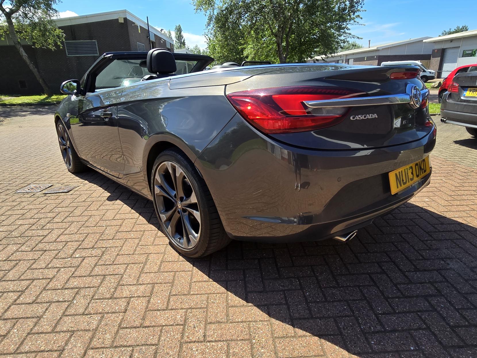 Vauxhall Cascada 2.0 CDTi Elite Convertible 2dr Diesel Manual Euro 5 (s/s) (165 ps)