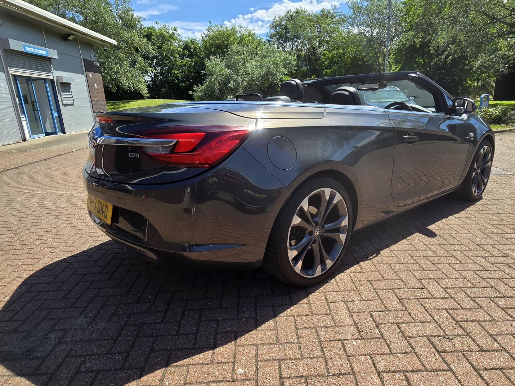 Vauxhall Cascada 2.0 CDTi Elite Convertible 2dr Diesel Manual Euro 5 (s/s) (165 ps)