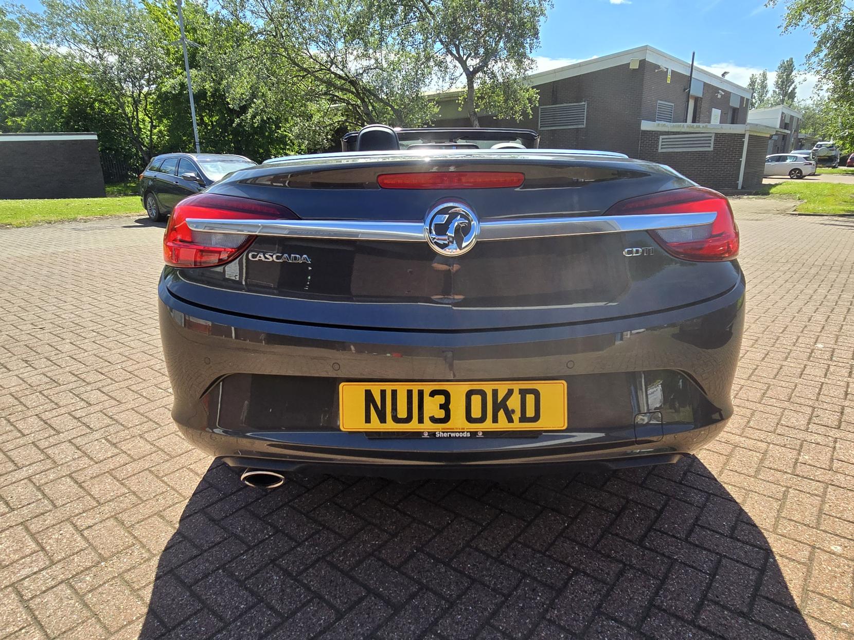 Vauxhall Cascada 2.0 CDTi Elite Convertible 2dr Diesel Manual Euro 5 (s/s) (165 ps)