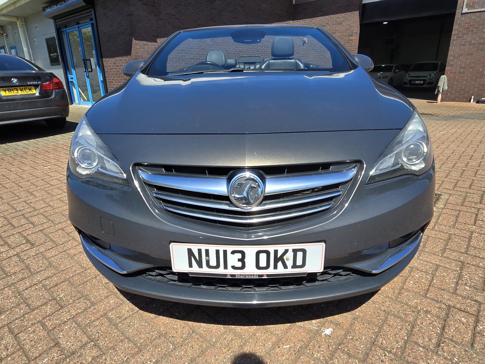 Vauxhall Cascada 2.0 CDTi Elite Convertible 2dr Diesel Manual Euro 5 (s/s) (165 ps)