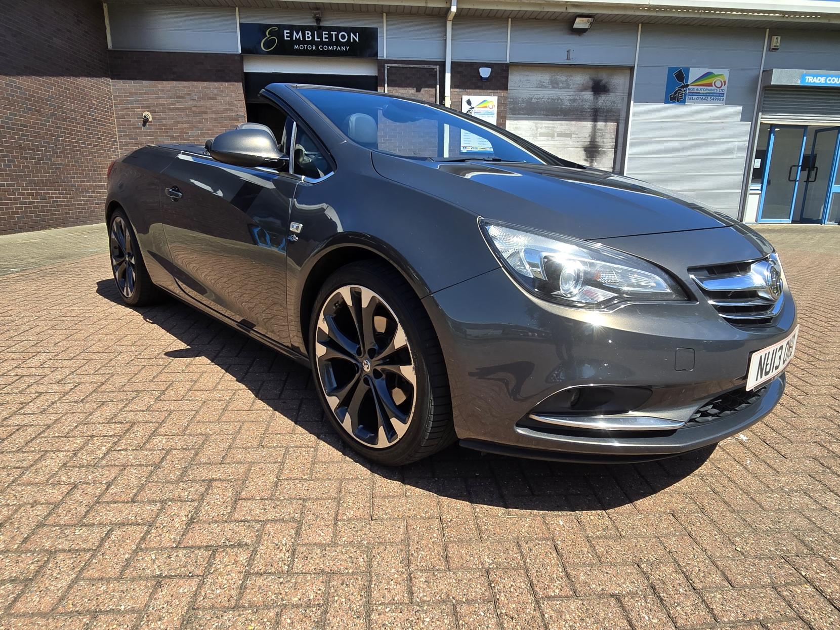 Vauxhall Cascada 2.0 CDTi Elite Convertible 2dr Diesel Manual Euro 5 (s/s) (165 ps)