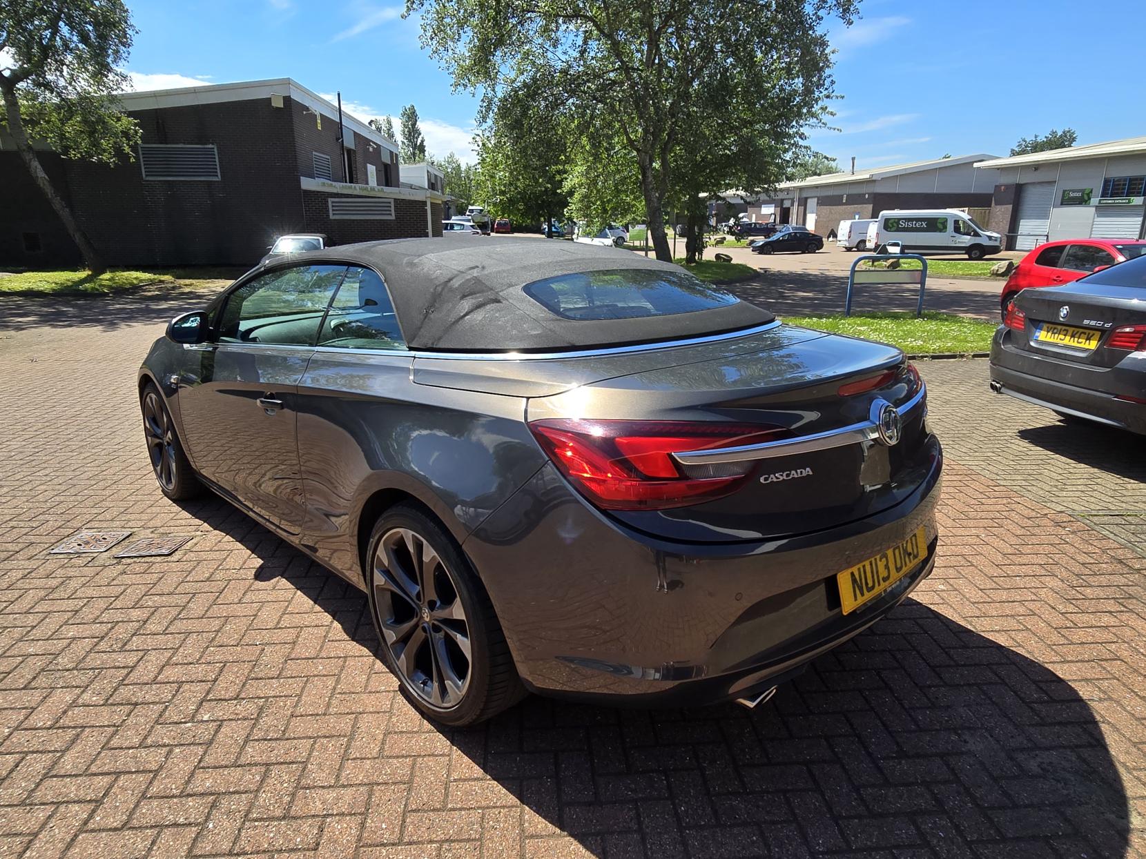 Vauxhall Cascada 2.0 CDTi Elite Convertible 2dr Diesel Manual Euro 5 (s/s) (165 ps)