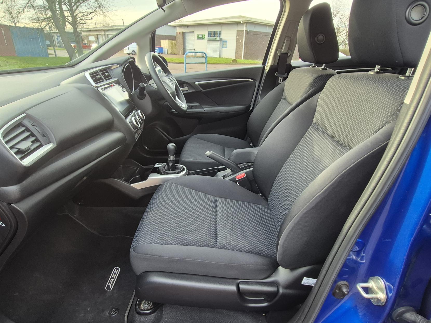 Honda Jazz 1.3 i-VTEC SE Hatchback 5dr Petrol Manual Euro 6 (s/s) (102 ps)
