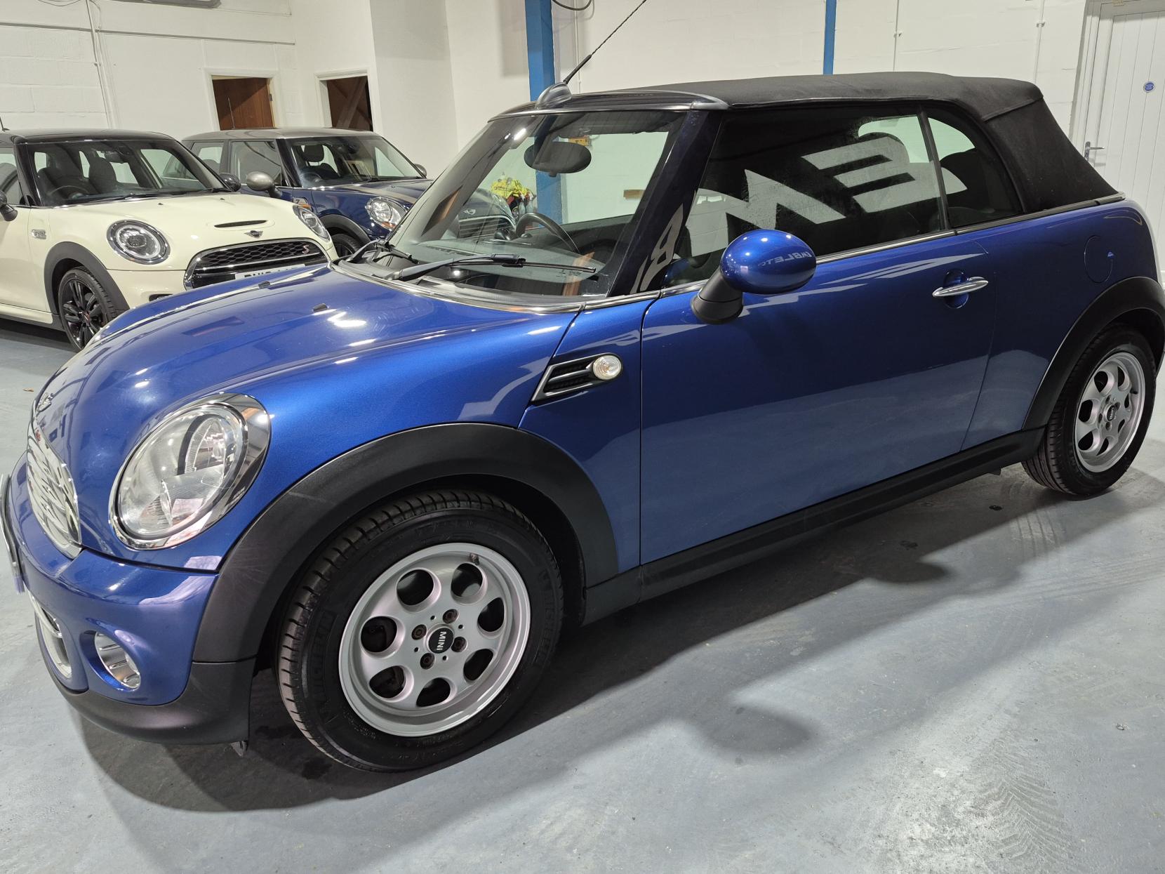 MINI Convertible 1.6 Cooper Convertible 2dr Petrol Manual Euro 6 (s/s) (122 ps)