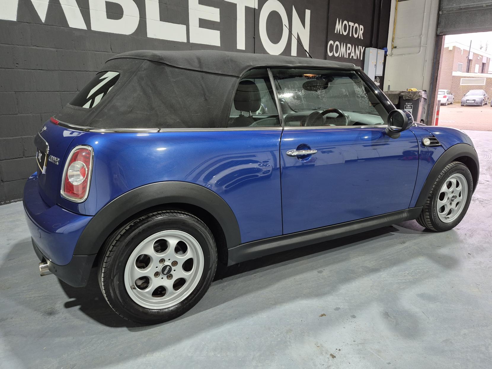 MINI Convertible 1.6 Cooper Convertible 2dr Petrol Manual Euro 6 (s/s) (122 ps)