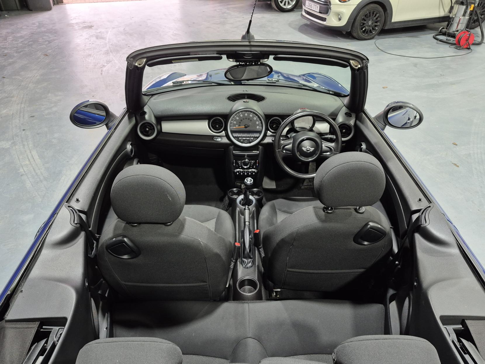 MINI Convertible 1.6 Cooper Convertible 2dr Petrol Manual Euro 6 (s/s) (122 ps)