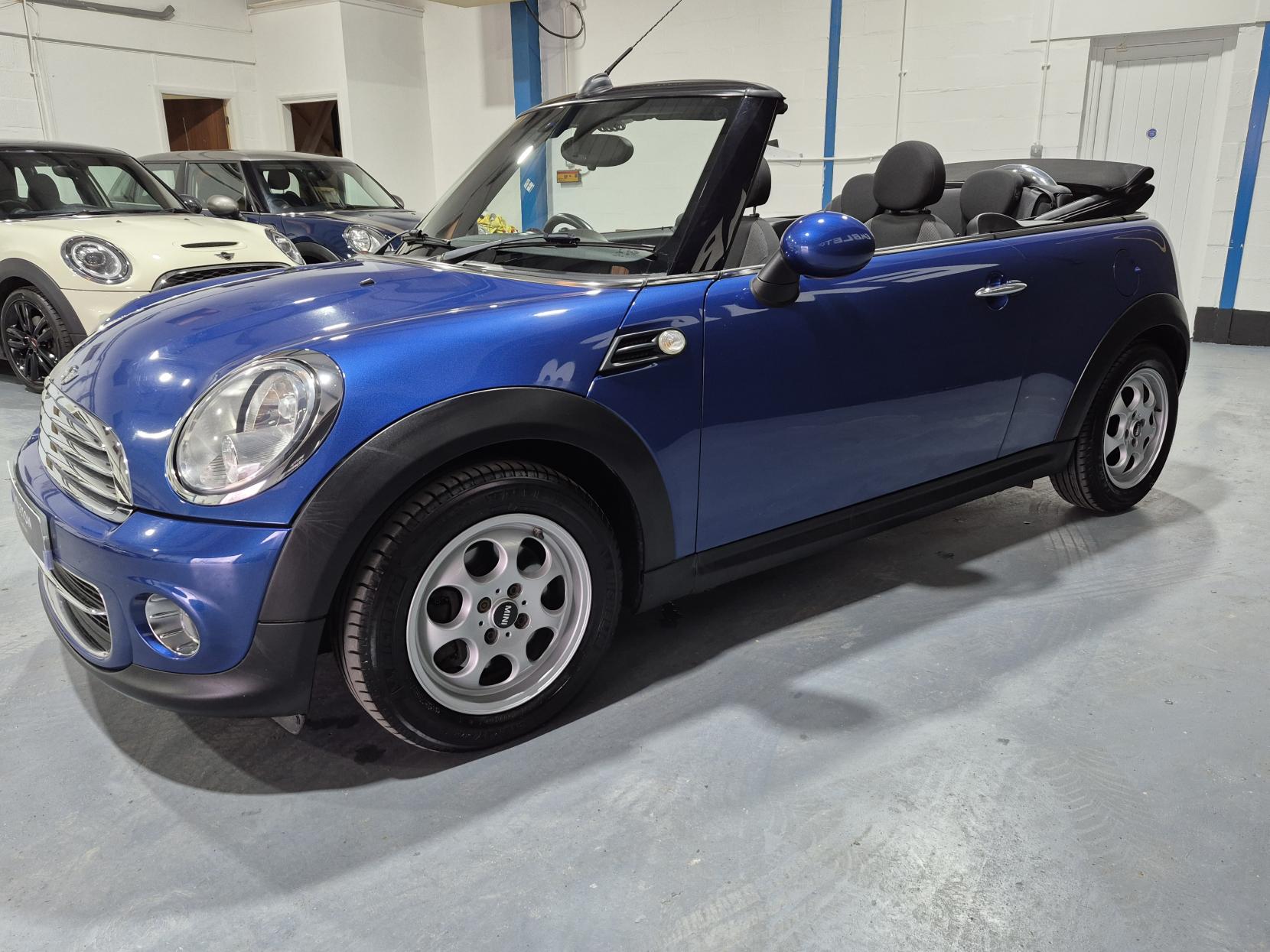 MINI Convertible 1.6 Cooper Convertible 2dr Petrol Manual Euro 6 (s/s) (122 ps)