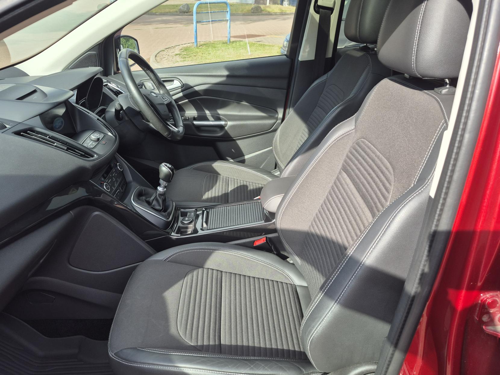 Ford Kuga 2.0 TDCi Titanium SUV 5dr Diesel Manual AWD Euro 6 (s/s) (180 ps)