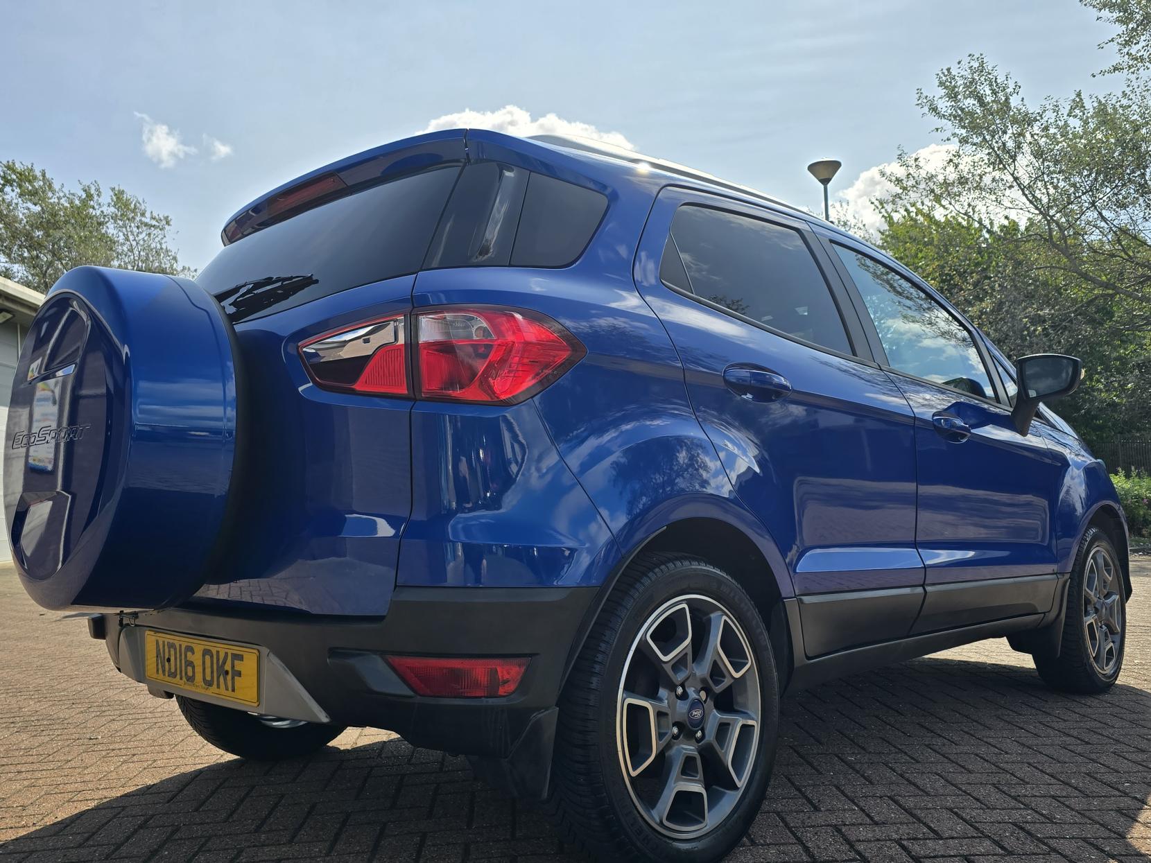 Ford EcoSport 1.5 TDCi Titanium SUV 5dr Diesel Manual 2WD Euro 6 (95 ps)