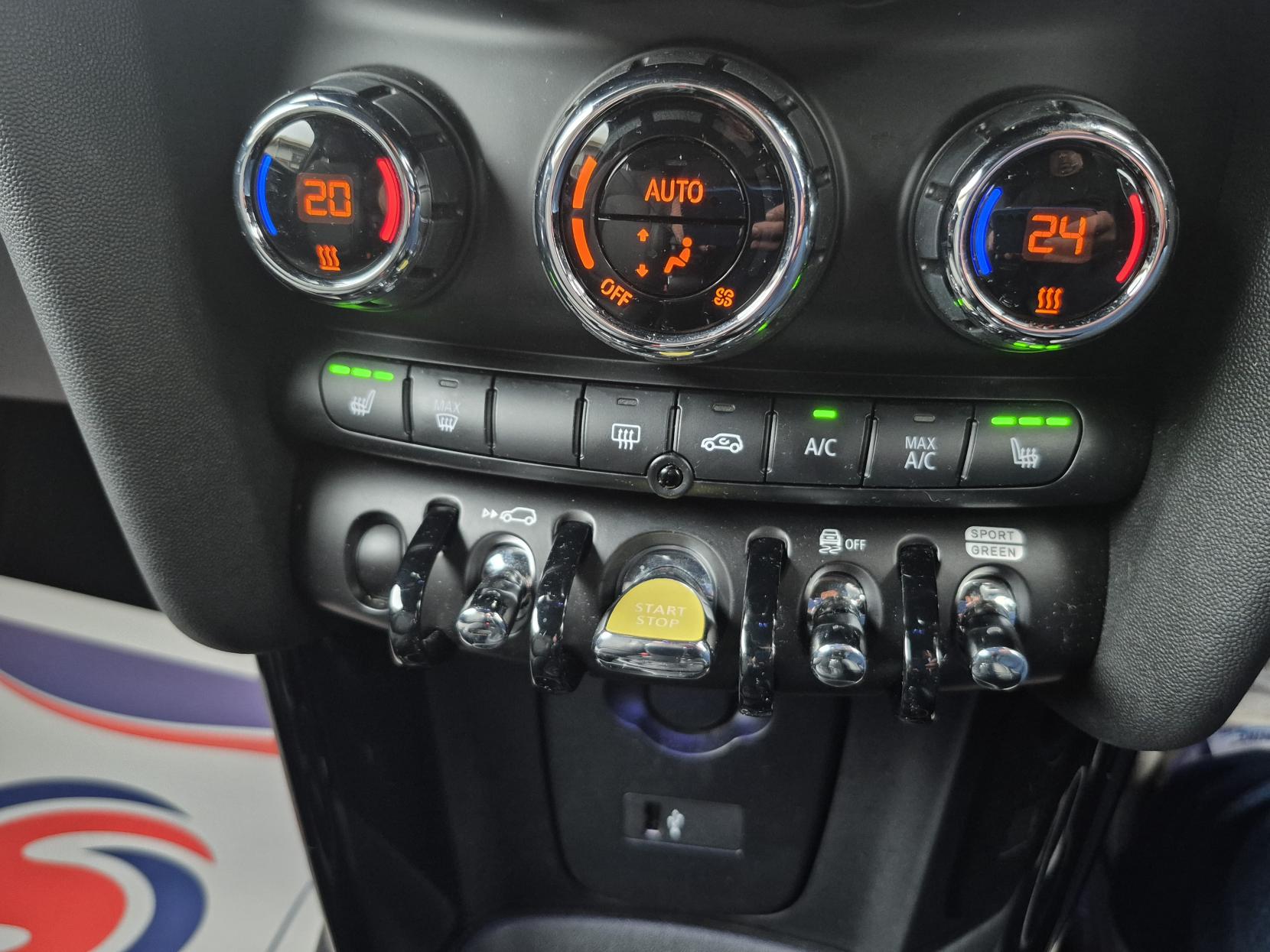 MINI Electric Hatch Cooper SE 32.6kWh Level 2 Hatchback 3dr Electric Auto (184 ps)