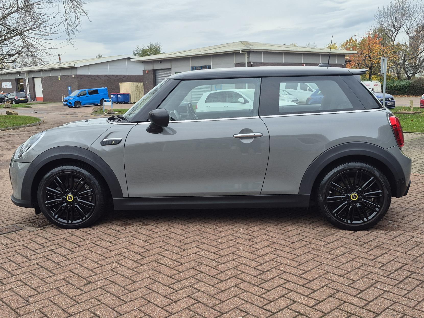 MINI Electric Hatch Cooper SE 32.6kWh Level 2 Hatchback 3dr Electric Auto (184 ps)