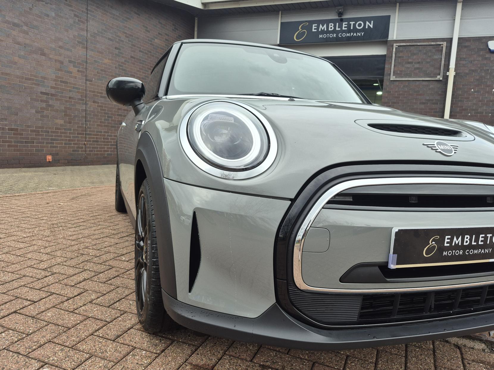 MINI Electric Hatch Cooper SE 32.6kWh Level 2 Hatchback 3dr Electric Auto (184 ps)