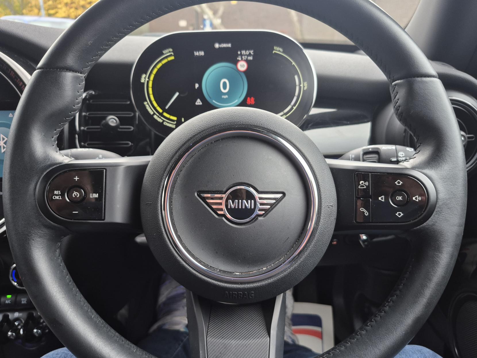 MINI Electric Hatch Cooper SE 32.6kWh Level 2 Hatchback 3dr Electric Auto (184 ps)