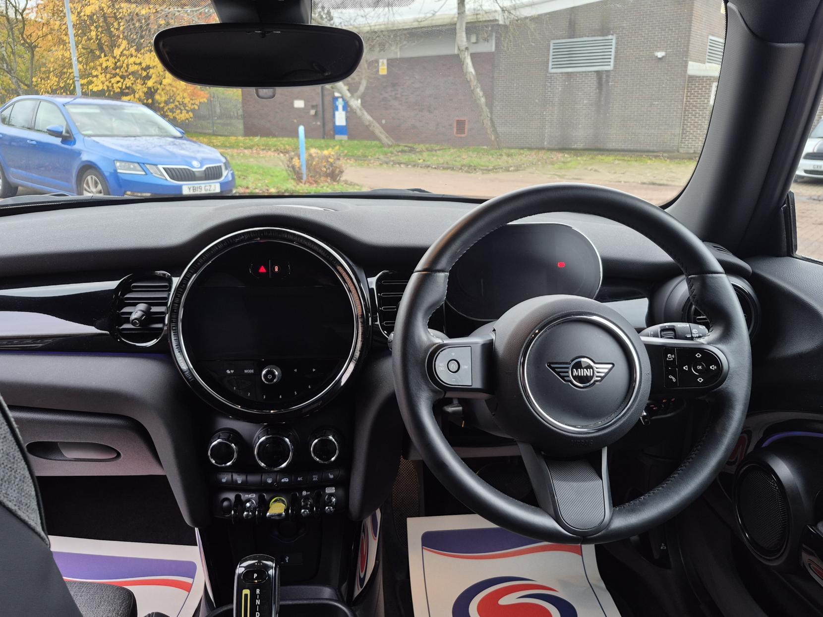 MINI Electric Hatch Cooper SE 32.6kWh Level 2 Hatchback 3dr Electric Auto (184 ps)