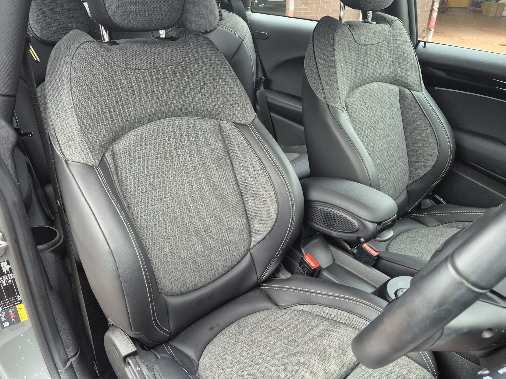 MINI Electric Hatch Cooper SE 32.6kWh Level 2 Hatchback 3dr Electric Auto (184 ps)