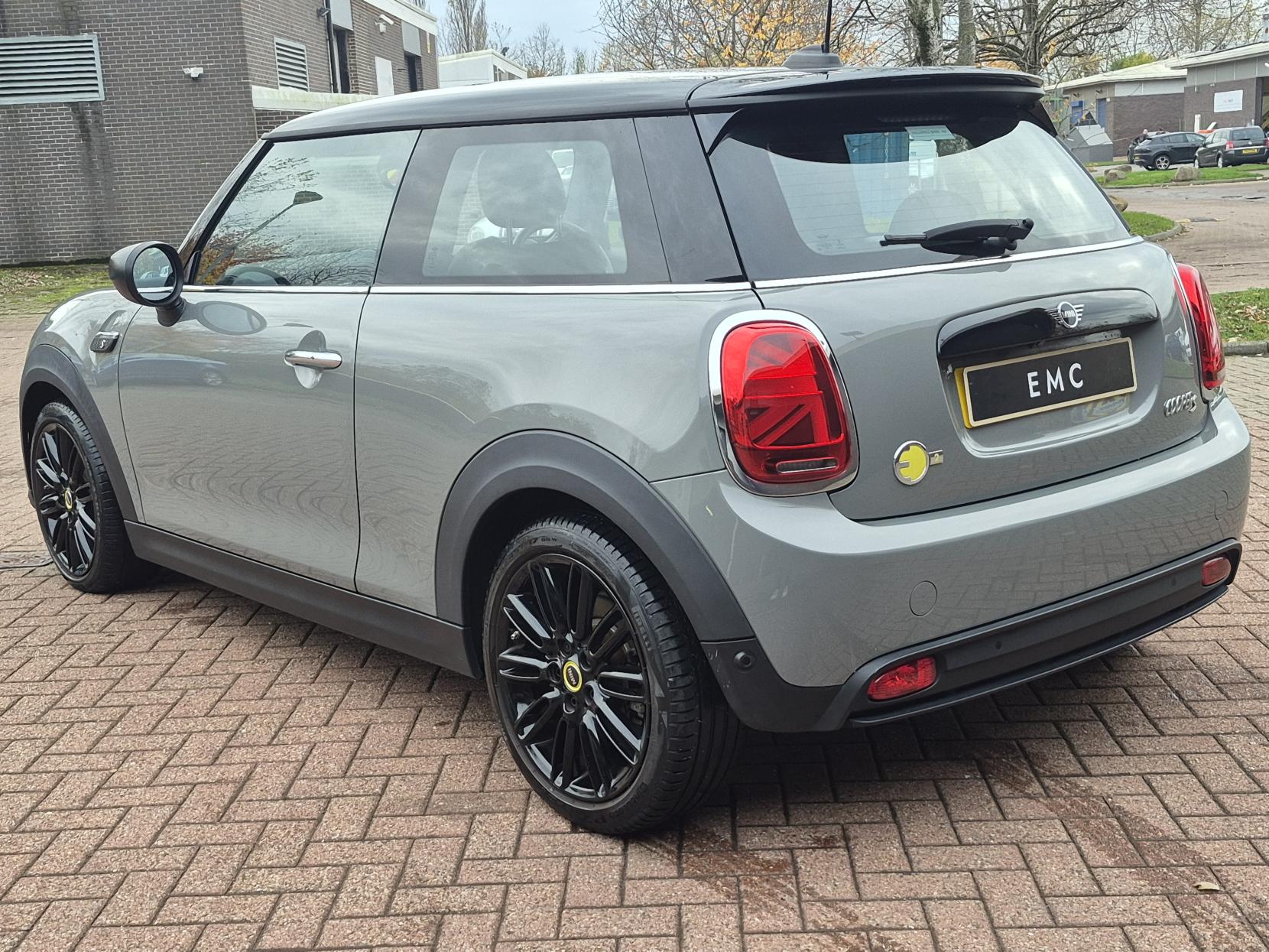 MINI Electric Hatch Cooper SE 32.6kWh Level 2 Hatchback 3dr Electric Auto (184 ps)