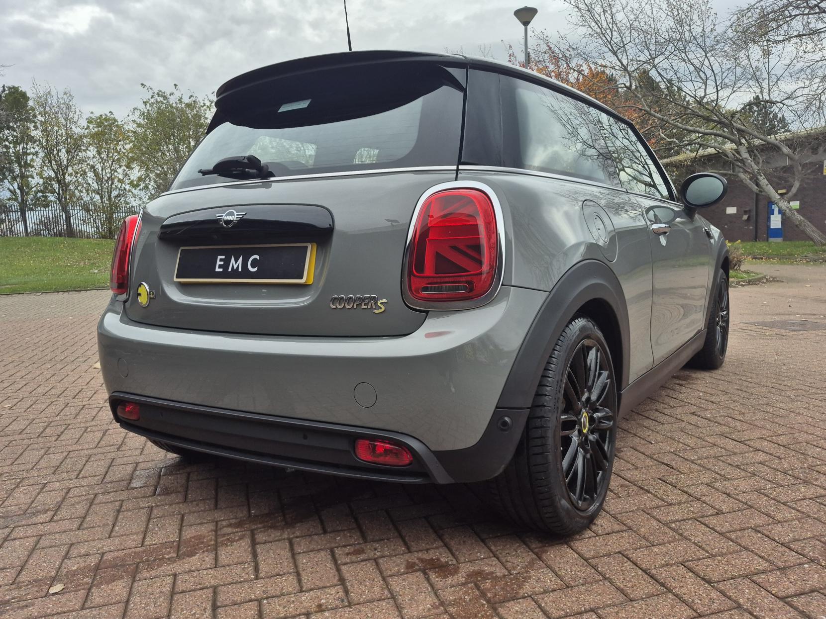 MINI Electric Hatch Cooper SE 32.6kWh Level 2 Hatchback 3dr Electric Auto (184 ps)