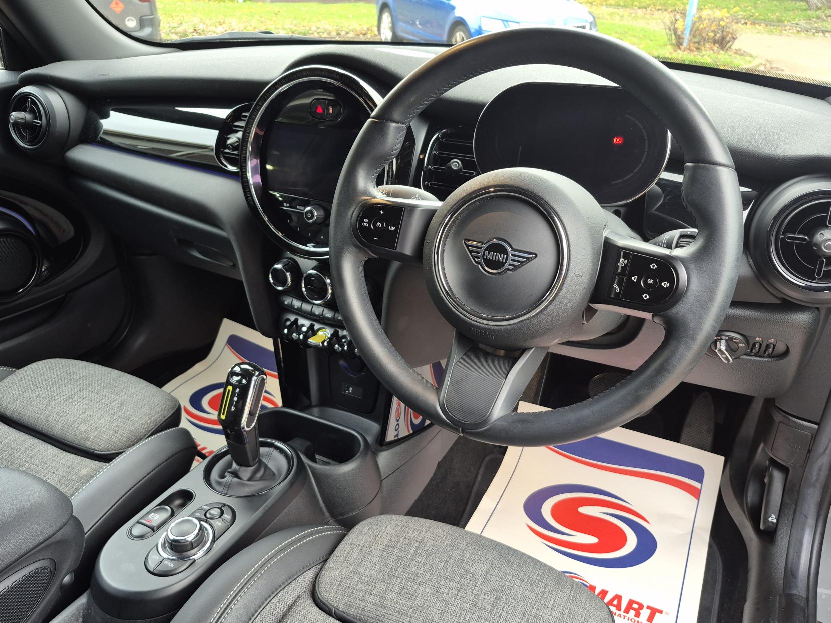 MINI Electric Hatch Cooper SE 32.6kWh Level 2 Hatchback 3dr Electric Auto (184 ps)