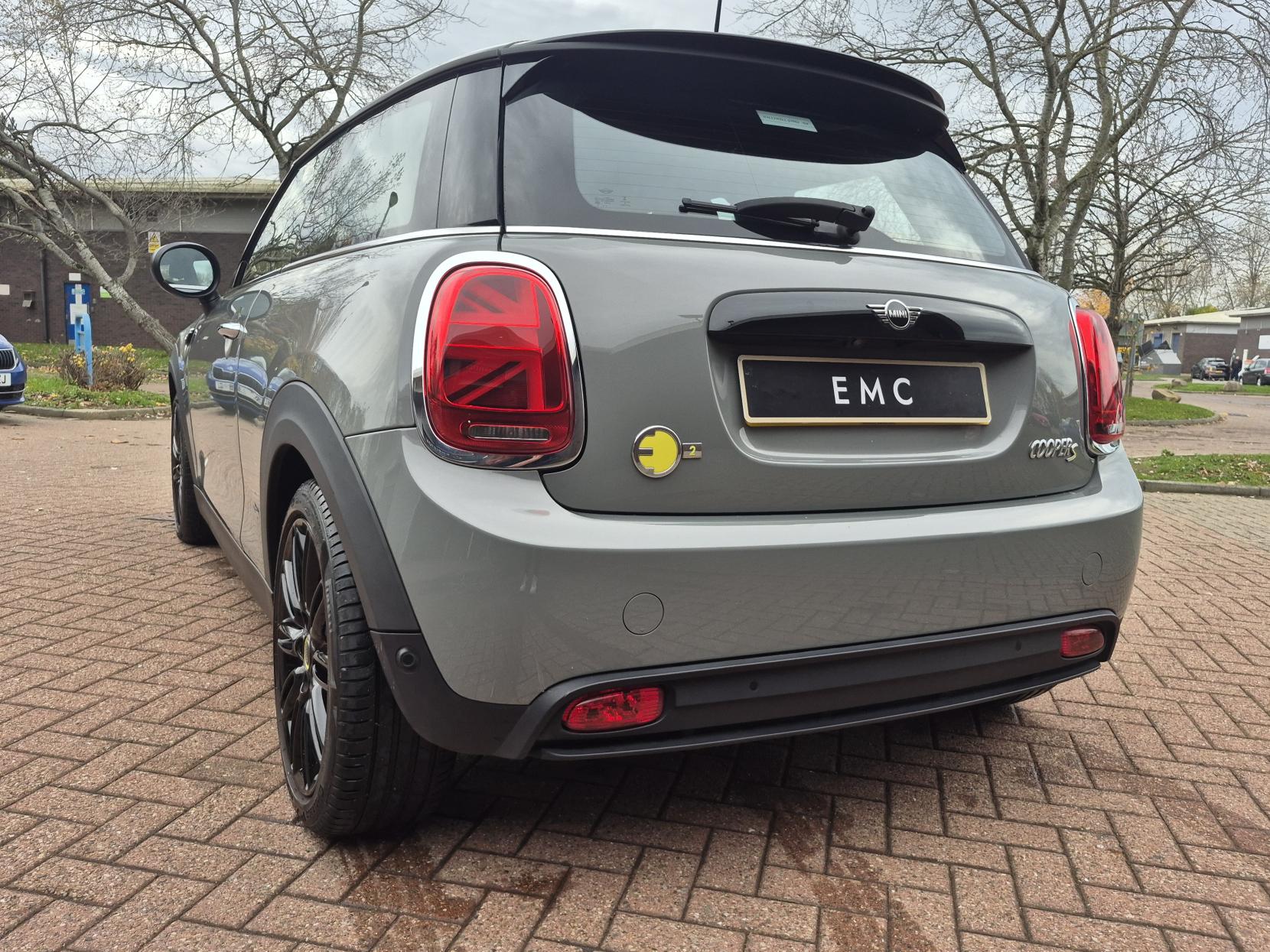 MINI Electric Hatch Cooper SE 32.6kWh Level 2 Hatchback 3dr Electric Auto (184 ps)