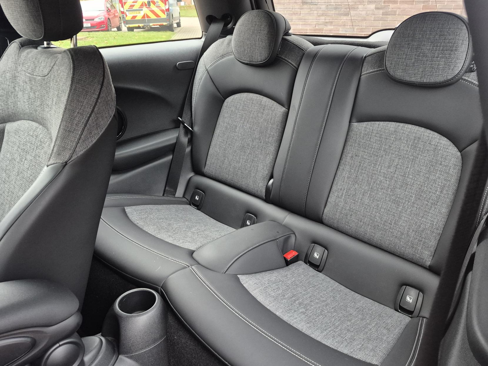 MINI Electric Hatch Cooper SE 32.6kWh Level 2 Hatchback 3dr Electric Auto (184 ps)