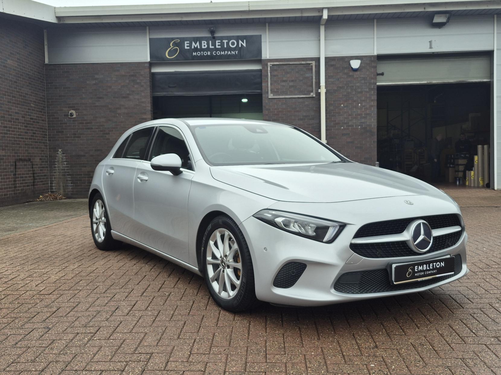 Mercedes-Benz A Class 1.5 A180d Sport (Executive) Hatchback 5dr Diesel 7G-DCT Euro 6 (s/s) (116 ps)