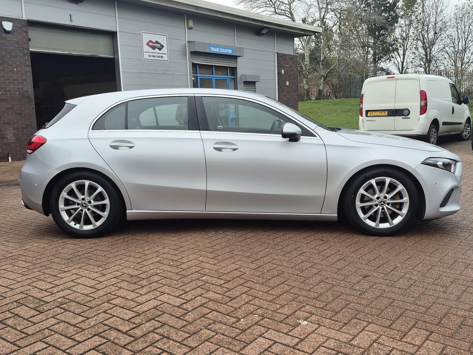 Mercedes-Benz A Class 1.5 A180d Sport (Executive) Hatchback 5dr Diesel 7G-DCT Euro 6 (s/s) (116 ps)