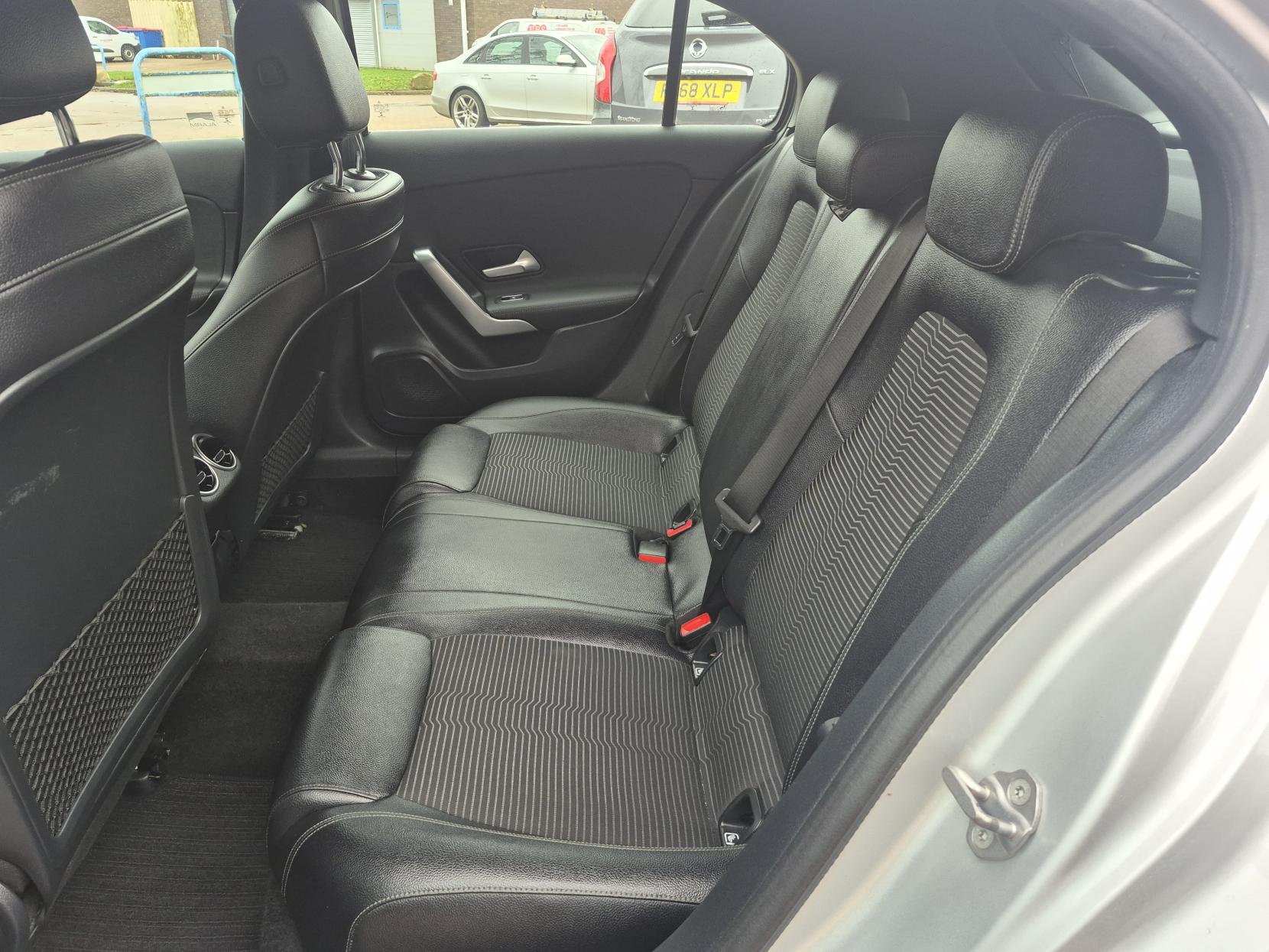 Mercedes-Benz A Class 1.5 A180d Sport (Executive) Hatchback 5dr Diesel 7G-DCT Euro 6 (s/s) (116 ps)