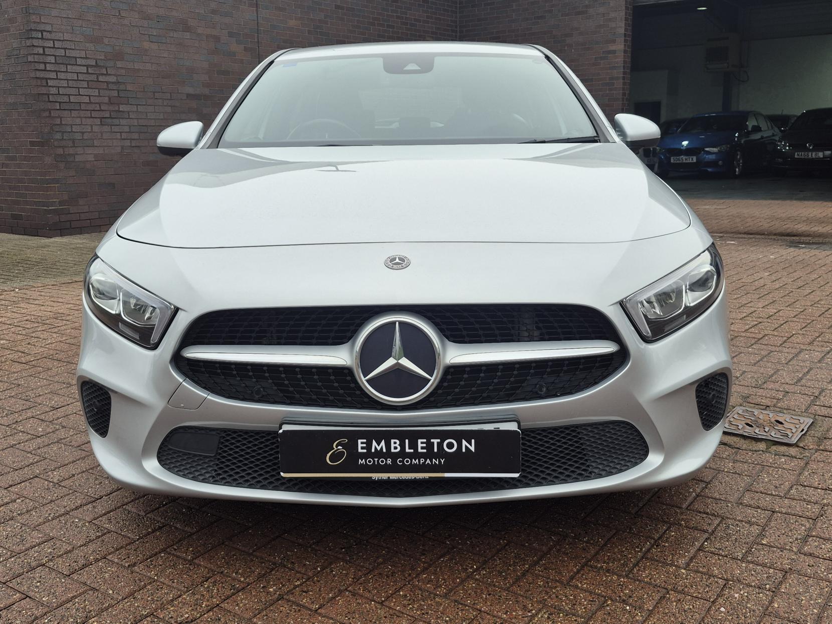 Mercedes-Benz A Class 1.5 A180d Sport (Executive) Hatchback 5dr Diesel 7G-DCT Euro 6 (s/s) (116 ps)