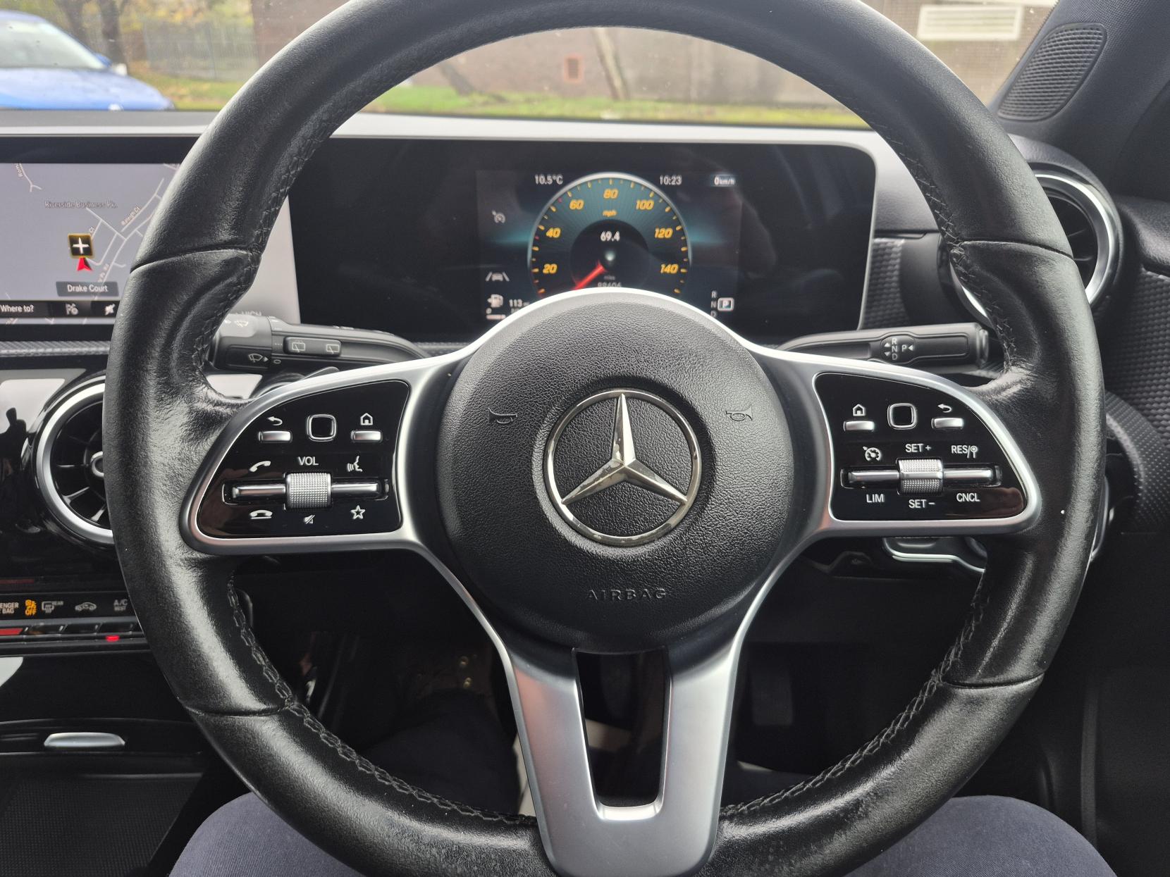 Mercedes-Benz A Class 1.5 A180d Sport (Executive) Hatchback 5dr Diesel 7G-DCT Euro 6 (s/s) (116 ps)