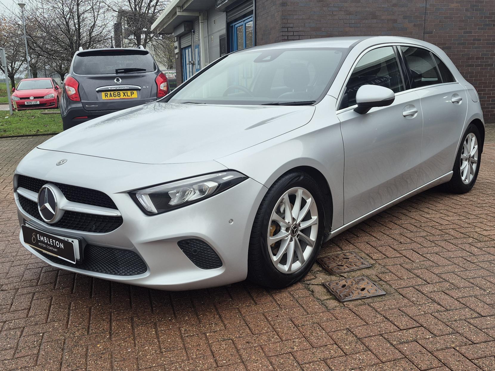 Mercedes-Benz A Class 1.5 A180d Sport (Executive) Hatchback 5dr Diesel 7G-DCT Euro 6 (s/s) (116 ps)