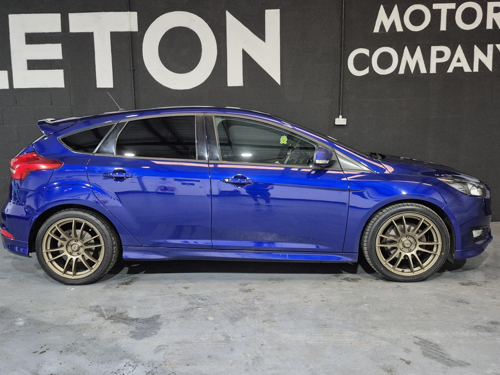 Ford Focus 1.5 TDCi ST-Line Hatchback 5dr Diesel Manual Euro 6 (s/s) (120 ps)