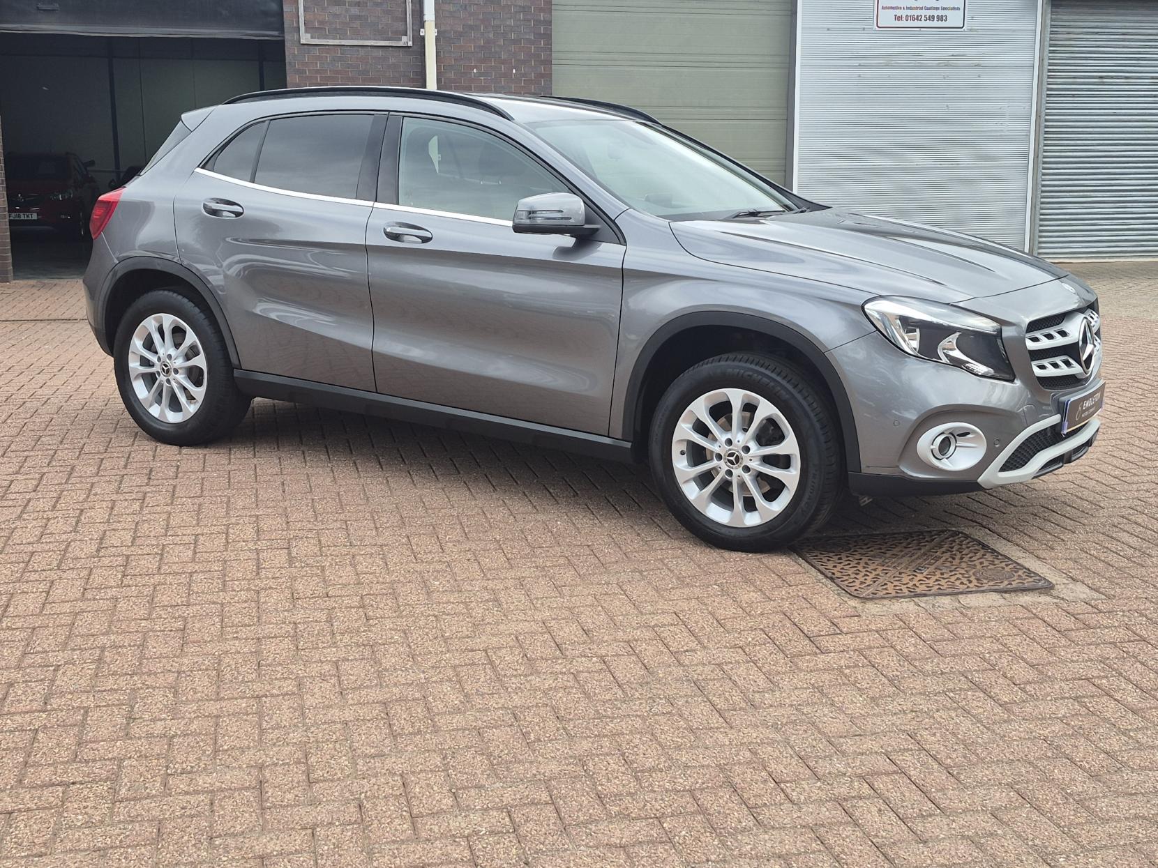 Mercedes-Benz GLA 1.6 GLA200 SE (Executive) SUV 5dr Petrol 7G-DCT Euro 6 (s/s) (156 ps)