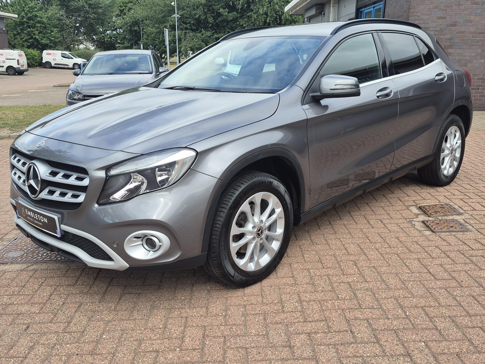 Mercedes-Benz GLA 1.6 GLA200 SE (Executive) SUV 5dr Petrol 7G-DCT Euro 6 (s/s) (156 ps)