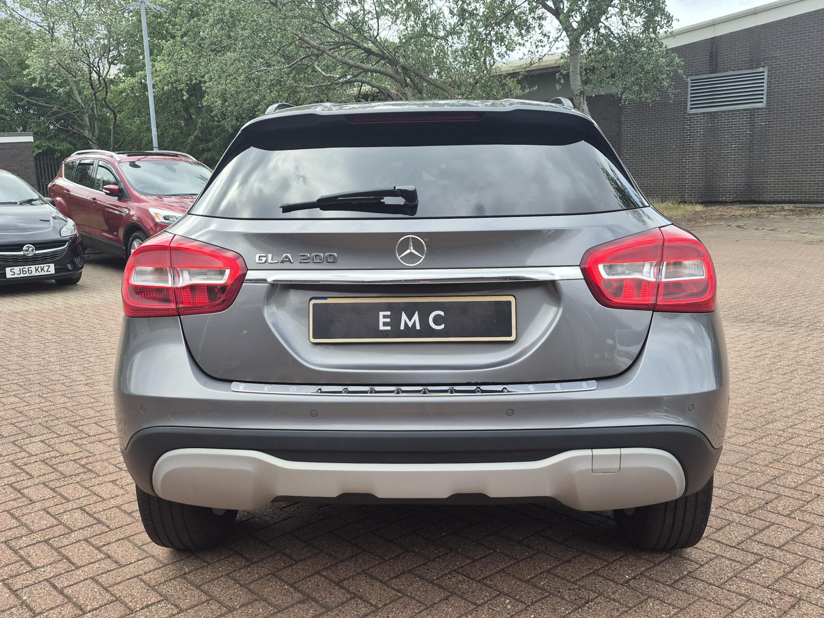 Mercedes-Benz GLA 1.6 GLA200 SE (Executive) SUV 5dr Petrol 7G-DCT Euro 6 (s/s) (156 ps)