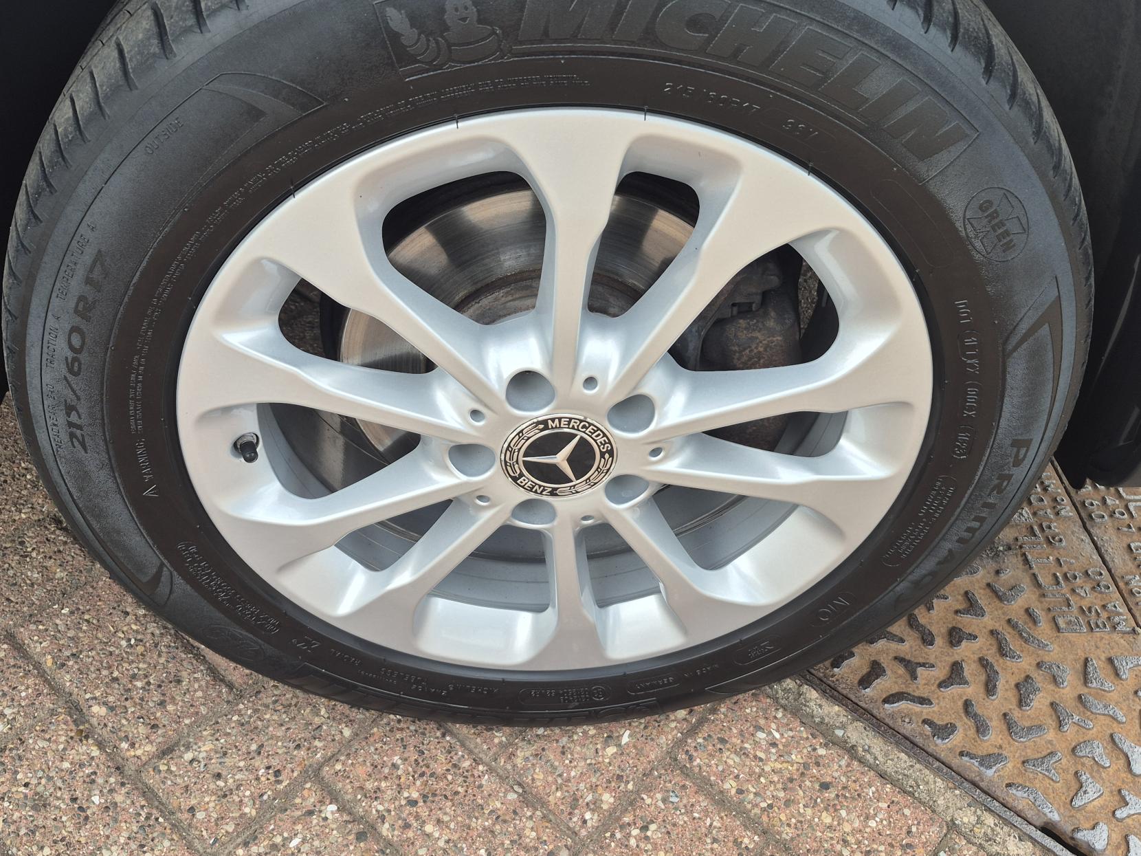 Mercedes-Benz GLA 1.6 GLA200 SE (Executive) SUV 5dr Petrol 7G-DCT Euro 6 (s/s) (156 ps)