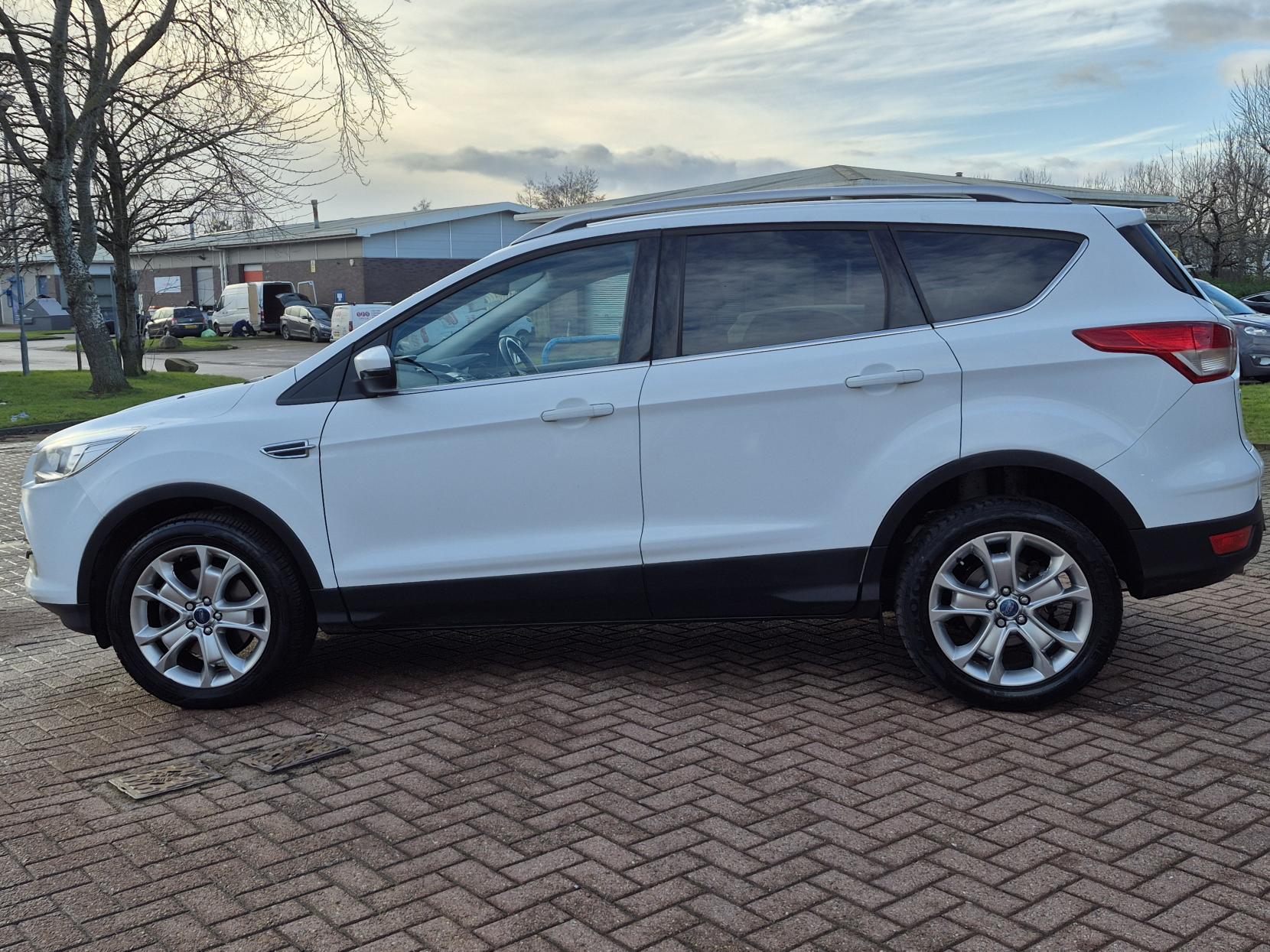 Ford Kuga 2.0 TDCi Titanium SUV 5dr Diesel Manual 2WD Euro 6 (s/s) (150 ps)