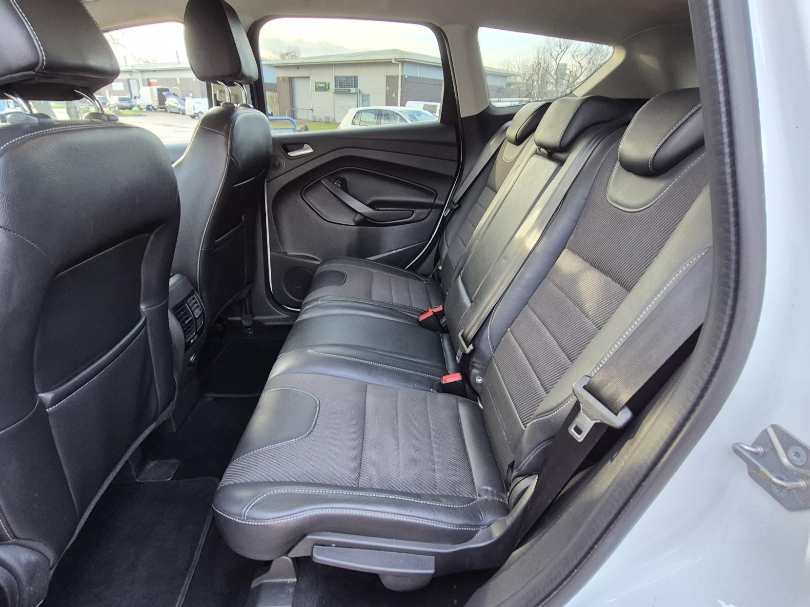 Ford Kuga 2.0 TDCi Titanium SUV 5dr Diesel Manual 2WD Euro 6 (s/s) (150 ps)