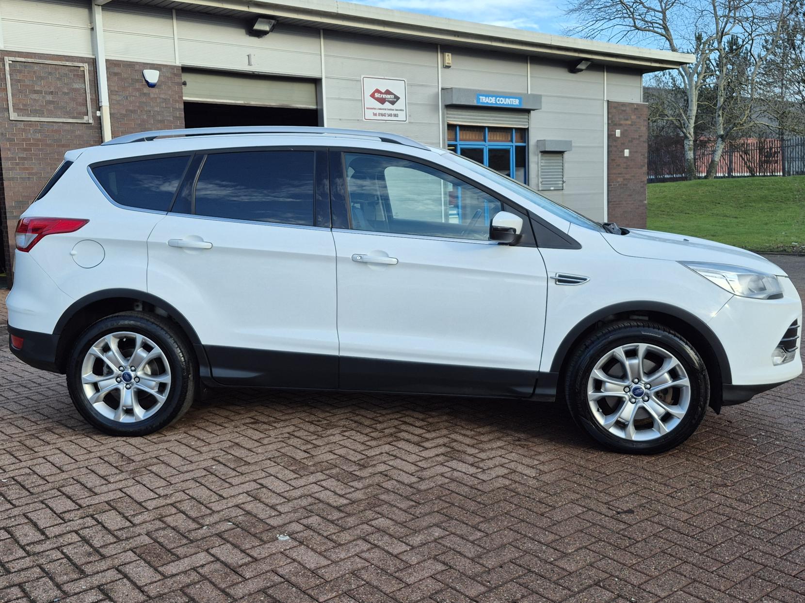 Ford Kuga 2.0 TDCi Titanium SUV 5dr Diesel Manual 2WD Euro 6 (s/s) (150 ps)